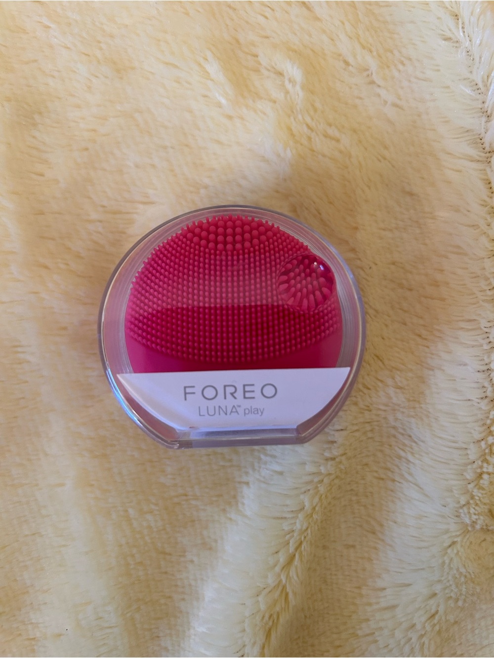 FOREO LUNA play Silicone Facial Cleansing Brush - Hot Pink